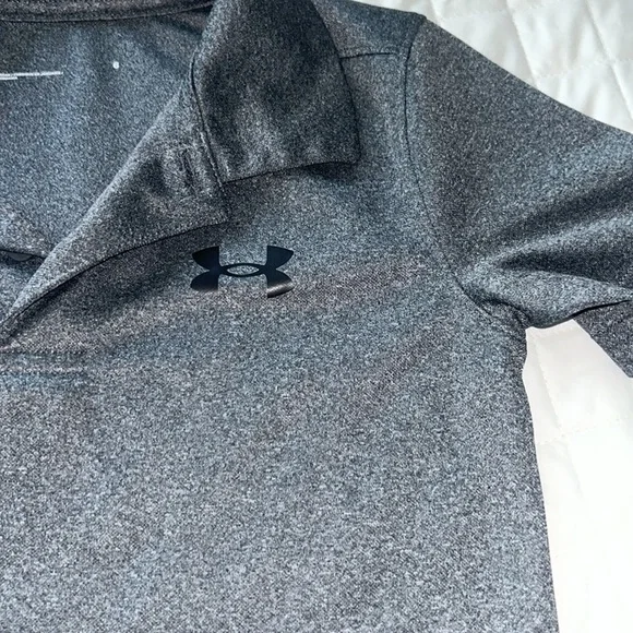 NWOT Boys size 6, smoke-free home - Picture 3 of 4